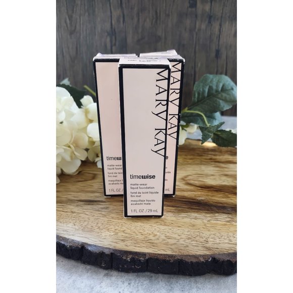 Retired/Discontinued Formula Timewise Matte-Wear Liquid Foundation by MaryKay - Picture 1 of 3
